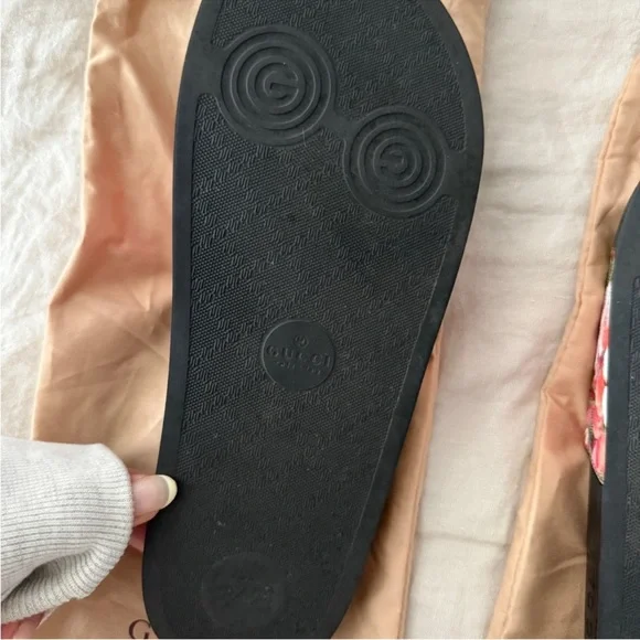 Gucci Bloom Slides - Picture 4 of 5